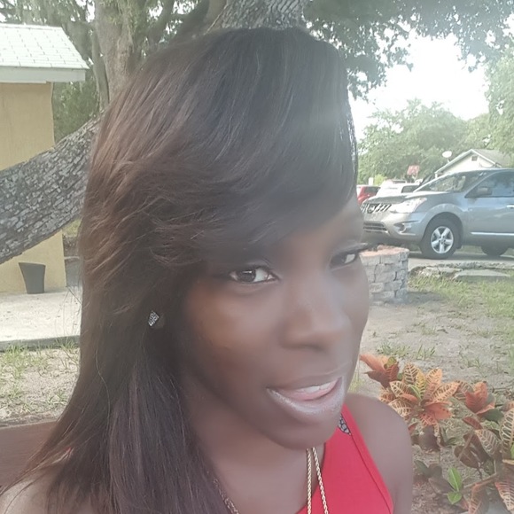 Meet your Posher, Rochelle - Picture 1 of 1